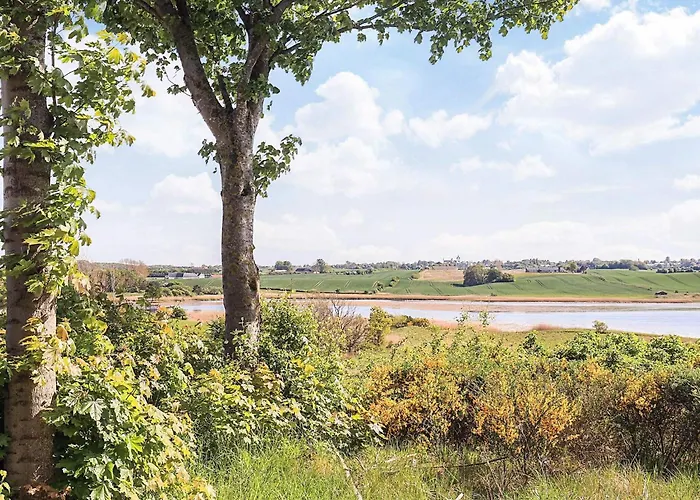 12 Person In * Millinge